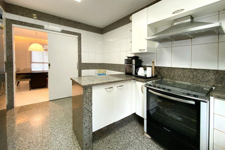 Apartamento à venda com 195m², 4 quartos e 4 vagasCozinha