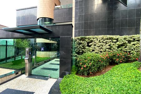 Apartamento à venda com 195m², 4 quartos e 4 vagasFachada