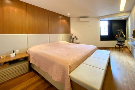 Apartamento à venda com 195m², 4 quartos e 4 vagasSuite 