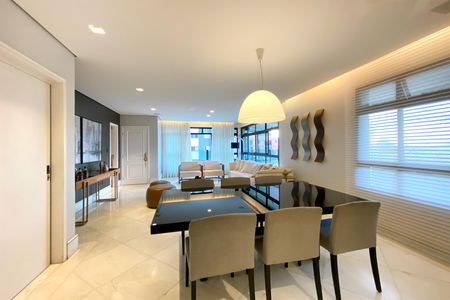 Apartamento à venda com 195m², 4 quartos e 4 vagasSala de Jantar