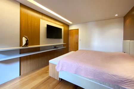 Apartamento à venda com 195m², 4 quartos e 4 vagasSuite 