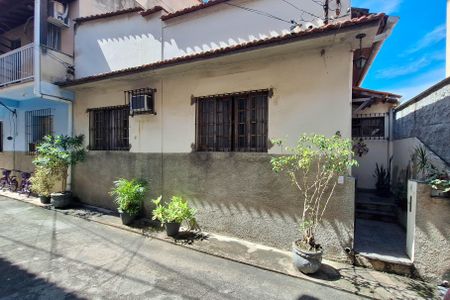 Casa à venda com 81m², 2 quartos e sem vagaFachada