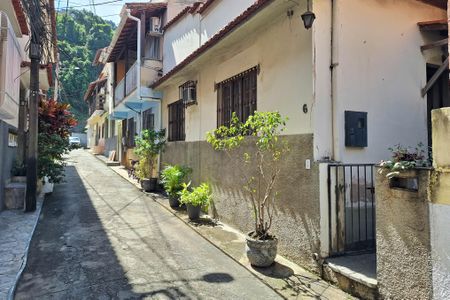 Casa à venda com 81m², 2 quartos e sem vagaÁrea comum