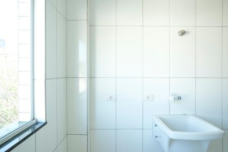 Apartamento para alugar com 75m², 2 quartos e sem vagaÁrea de serviço