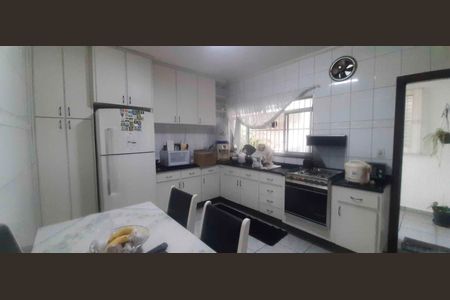 Casa à venda com 140m², 4 quartos e 3 vagasCozinha