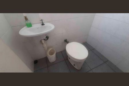 Casa à venda com 140m², 4 quartos e 3 vagasBanheiro da Área de Serviço