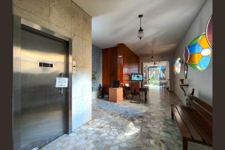 Apartamento à venda com 60m², 2 quartos e sem vagaFachada e portaria