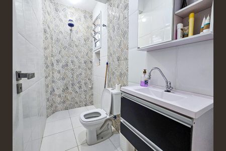 Apartamento para alugar com 83m², 2 quartos e sem vaga Apartamento para alugar com 83m², 2 quartos e sem vagaBanheiro da Suíte