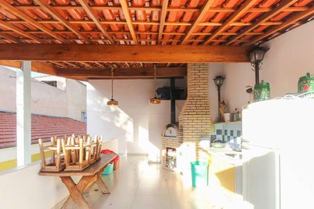 Casa à venda com 300m², 4 quartos e 2 vagasChurrasqueira