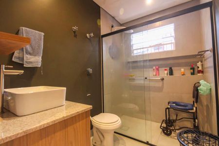 Casa à venda com 300m², 4 quartos e 2 vagasBanheiro