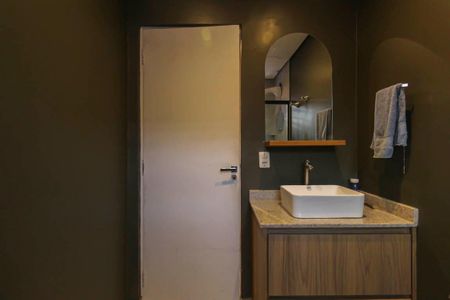 Casa à venda com 300m², 4 quartos e 2 vagasBanheiro