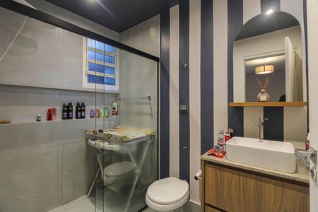 Casa à venda com 300m², 4 quartos e 2 vagasBanheiro da Suíte