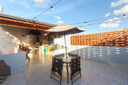 Casa à venda com 300m², 4 quartos e 2 vagasChurrasqueira