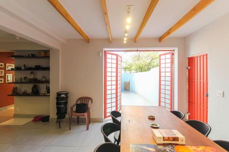 Casa à venda com 300m², 4 quartos e 2 vagasCozinha