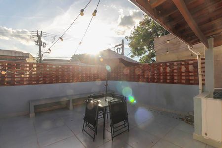 Casa à venda com 300m², 4 quartos e 2 vagasChurrasqueira
