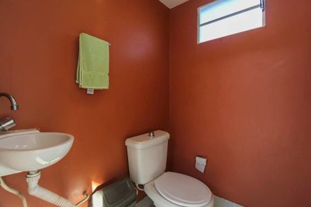 Casa à venda com 300m², 4 quartos e 2 vagasBanheiro - Churrasqueira