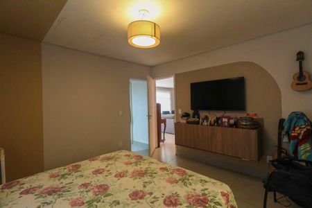 Casa à venda com 300m², 4 quartos e 2 vagasSuite