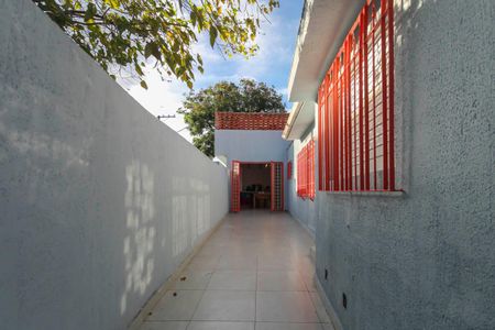 Casa à venda com 300m², 4 quartos e 2 vagasCorredor