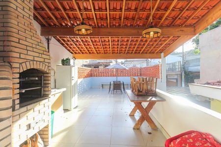 Casa à venda com 300m², 4 quartos e 2 vagasChurrasqueira