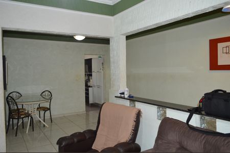 Casa para alugar com 250m², 3 quartos e 2 vagasSala