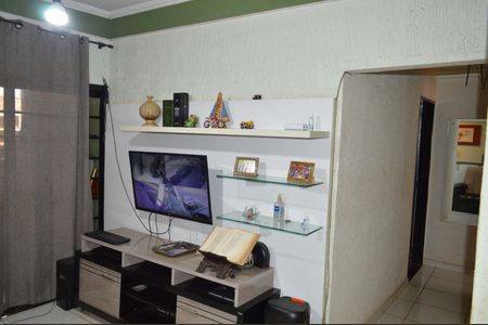 Casa para alugar com 250m², 3 quartos e 2 vagasSala