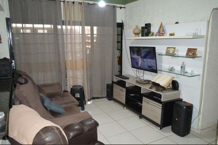 Casa para alugar com 250m², 3 quartos e 2 vagasSala