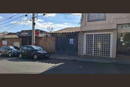 Casa para alugar com 250m², 3 quartos e 2 vagasFachada