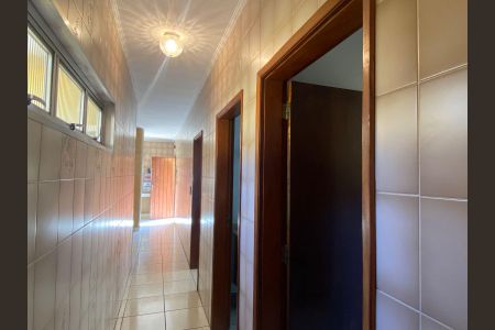 Casa à venda com 400m², 4 quartos e sem vaga Casa à venda com 400m², 4 quartos e sem vagaCorredor