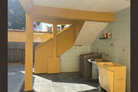 Casa à venda com 400m², 4 quartos e sem vaga Casa à venda com 400m², 4 quartos e sem vagaÁrea de Serviço 2