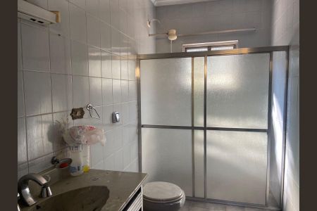 Casa à venda com 400m², 4 quartos e sem vaga Casa à venda com 400m², 4 quartos e sem vagaBanheiro da suíte 2