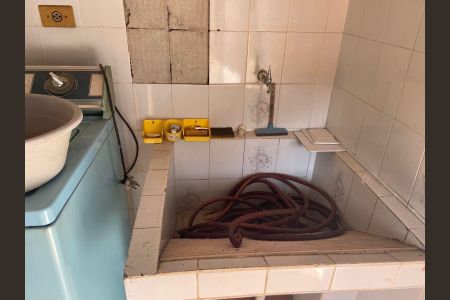 Casa à venda com 400m², 4 quartos e sem vaga Casa à venda com 400m², 4 quartos e sem vagaÁrea de Serviço 1