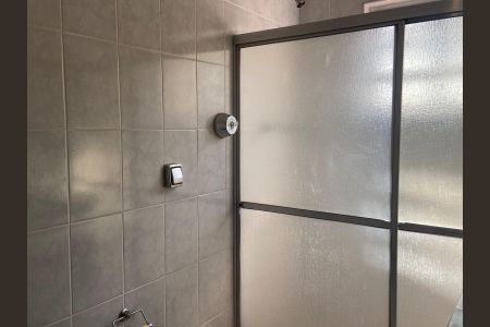 Casa à venda com 400m², 4 quartos e sem vaga Casa à venda com 400m², 4 quartos e sem vagaBanheiro da suíte