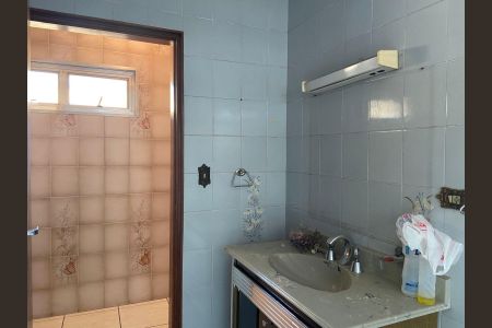 Casa à venda com 400m², 4 quartos e sem vaga Casa à venda com 400m², 4 quartos e sem vagaBanheiro da suíte 2