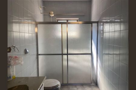 Casa à venda com 400m², 4 quartos e sem vaga Casa à venda com 400m², 4 quartos e sem vagaBanheiro da suíte 2