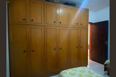 Casa à venda com 400m², 4 quartos e sem vaga Casa à venda com 400m², 4 quartos e sem vagaQuarto