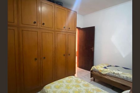 Casa à venda com 400m², 4 quartos e sem vaga Casa à venda com 400m², 4 quartos e sem vagaQuarto