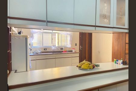 Casa à venda com 400m², 4 quartos e sem vaga Casa à venda com 400m², 4 quartos e sem vagaCozinha 2