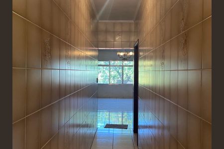 Casa à venda com 400m², 4 quartos e sem vaga Casa à venda com 400m², 4 quartos e sem vagaCorredor