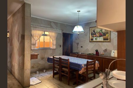 Casa à venda com 400m², 4 quartos e sem vaga Casa à venda com 400m², 4 quartos e sem vagaCozinha 2