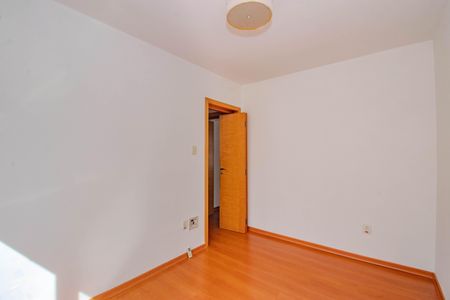 Quarto 2 de apartamento à venda com 2 quartos, 44m² em Jardim Itu, Porto Alegre