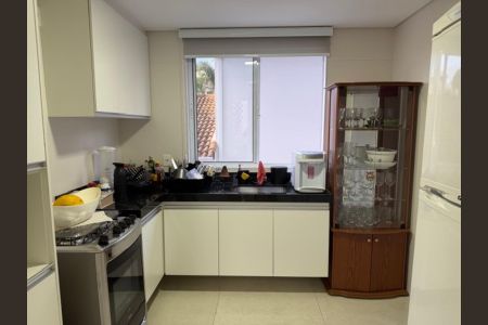 Apartamento à venda com 77m², 3 quartos e 2 vagasCozinha