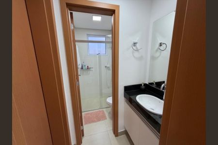 Apartamento à venda com 77m², 3 quartos e 2 vagasBanheiro