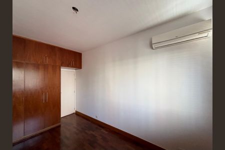 Apartamento à venda com 134m², 3 quartos e 1 vagaQuarto 2