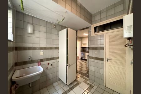 Apartamento à venda com 134m², 3 quartos e 1 vagaÁrea de serviço