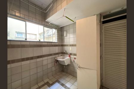 Apartamento à venda com 134m², 3 quartos e 1 vagaÁrea de serviço