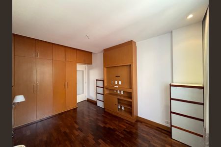 Apartamento à venda com 134m², 3 quartos e 1 vagaSuíte