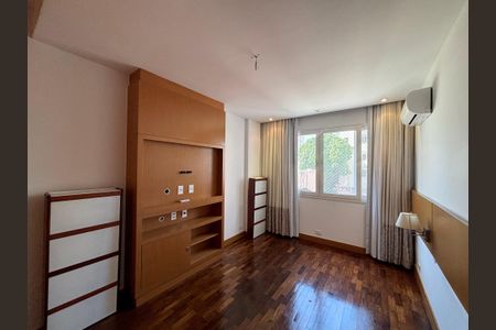Apartamento à venda com 134m², 3 quartos e 1 vagaSuíte