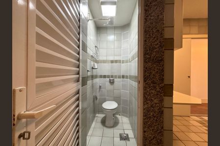 Apartamento à venda com 134m², 3 quartos e 1 vagaÁrea de serviço - banheiro