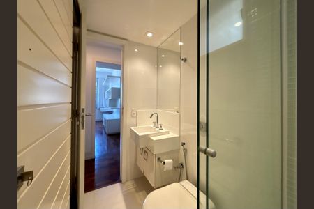 Apartamento à venda com 134m², 3 quartos e 1 vagaBanheiro social
