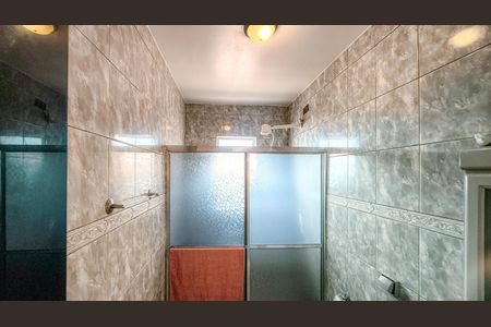 Casa à venda com 160m², 4 quartos e 2 vagasBanheiro 1